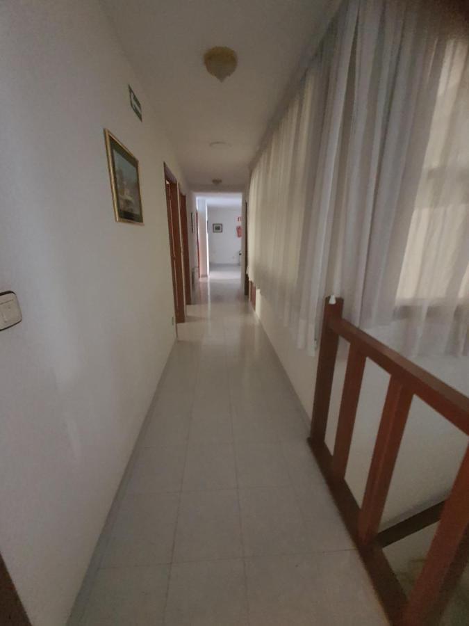 Flor De Loto Hotel Ordes Bagian luar foto